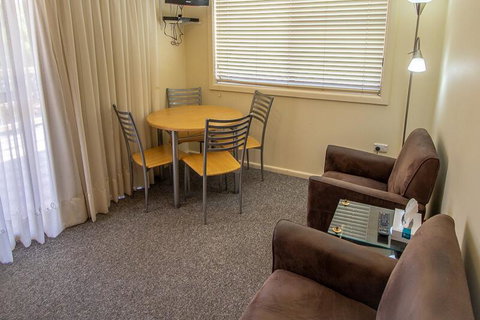 Nundle Accommodation - Accommodation Burleigh 1
