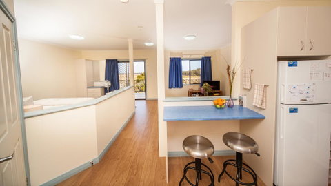 Nutkin Lodge - Accommodation Burleigh 2