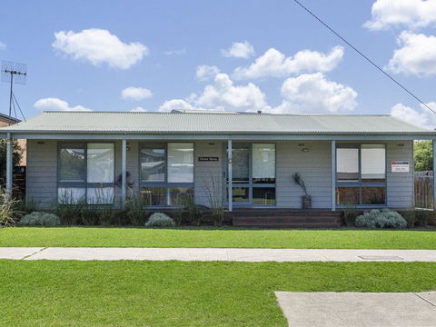 Ocean Spray Retreat - Accommodation Burleigh 0