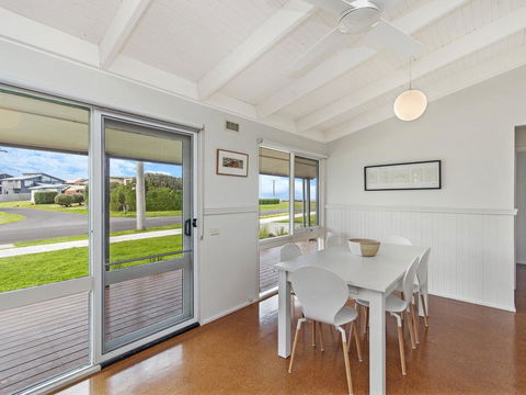 Ocean Spray Retreat - Accommodation Burleigh 2