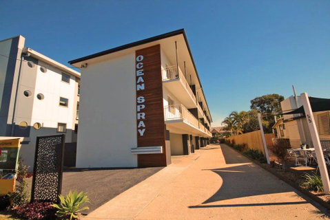 Ocean Spray Unit One - Accommodation Burleigh 0