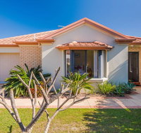 Oceania Cottage - LJHooker Yamba - Accommodation Burleigh