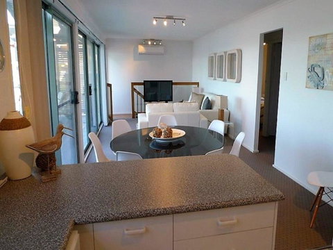 On The Beach @ Fingal Bay - Accommodation Burleigh 2