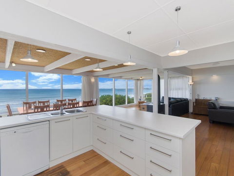 ONE FISH, TWO FISH - Accommodation Burleigh 0