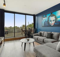 One-Bed Apartment With Balcony and Luna Park Views