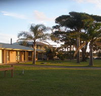 Ourimbah - across from the local rock pools - Accommodation Burleigh