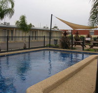 Overlander Hotel Motel