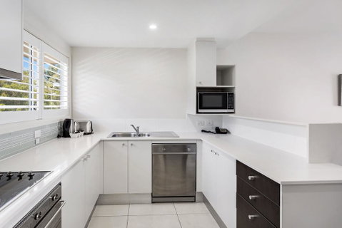 Pacific Blue Apartment, 244/265 Sandy Point Rd - Accommodation Burleigh 3