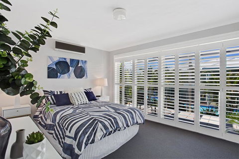 Pacific Blue Townhouse, 351/265 Sandy Point Road - Accommodation Burleigh 2