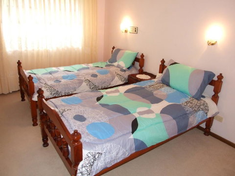 Pacific Drive, 89 - Accommodation Burleigh 2