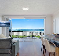 Palm Beach Beachfront Townhouse - Accommodation Burleigh