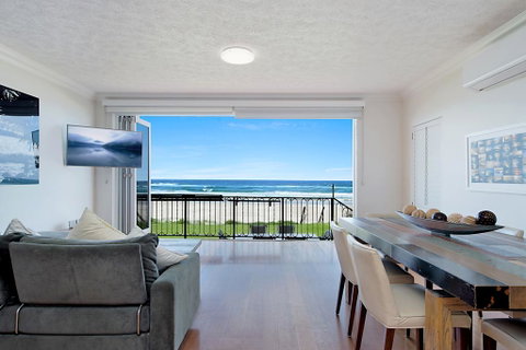 Palm Beach Beachfront Townhouse - Accommodation Burleigh 0