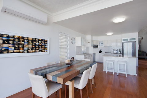 Palm Beach Beachfront Townhouse - Accommodation Burleigh 3