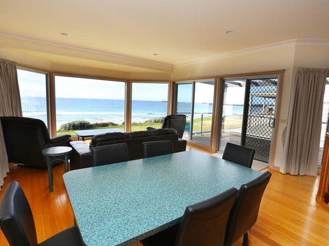 Paradise Cove - Accommodation Burleigh 2
