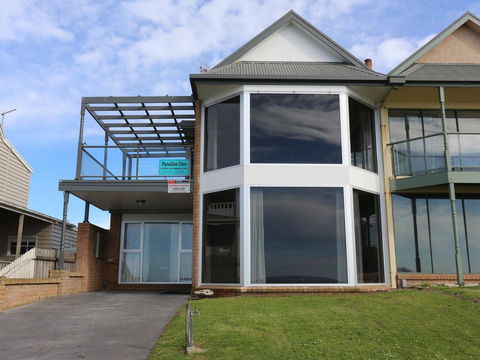 Paradise Cove - Accommodation Burleigh 0
