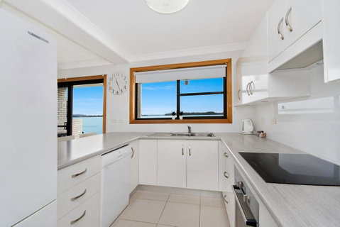 Peninsula Court 5 - Accommodation Burleigh 2