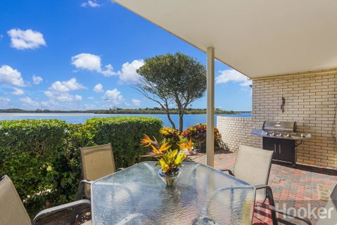 Peninsula Court 6 - Accommodation Burleigh 3