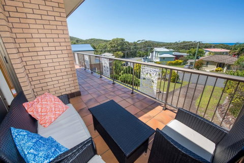 Pet Friendly Lentara St 8 - Fingal Bay - Accommodation Burleigh 0