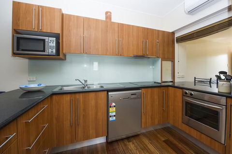 Picnic Bay Apartments Unit 4 - Accommodation Burleigh 3