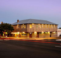 Pier Hotel - Accommodation Burleigh