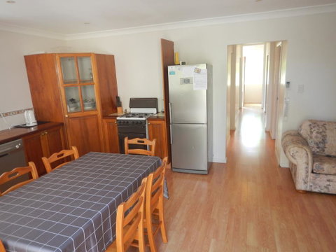 Pine Cottage - Accommodation Burleigh 3