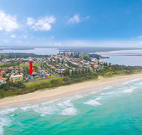 Pippi View 1 Bottom - across the road from the beach - Accommodation Burleigh