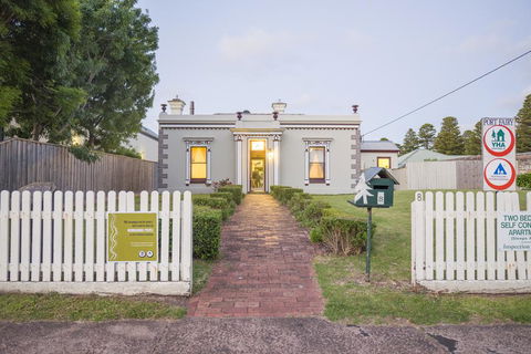 Port Fairy YHA - Accommodation Burleigh 1