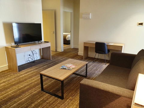 Porter's Plainland Hotel - Accommodation Burleigh 1