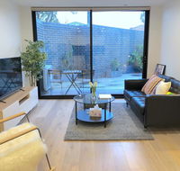 Pride Bentleigh Apartment with Private Garden - Accommodation Burleigh