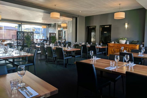 Prince Of Wales Hotel - Accommodation Burleigh 1