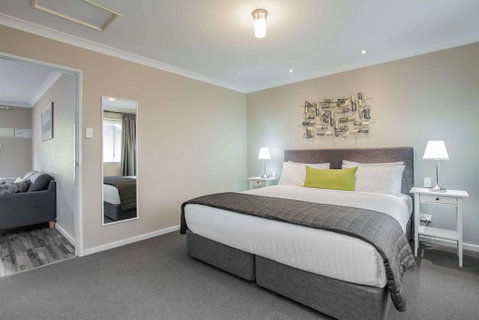 Quality Apartments Banksia Gardens - Accommodation Burleigh 2