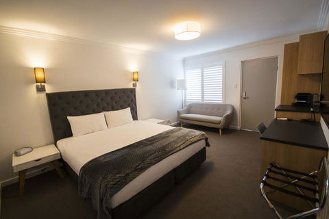 Quays Hotel - Accommodation Burleigh 0