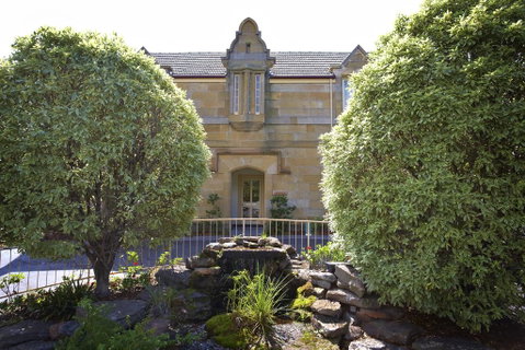 Quest Trinity House - Accommodation Burleigh 0