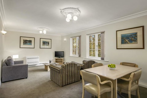 Quest Trinity House - Accommodation Burleigh 1