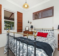 Railway Cottage - Accommodation Burleigh