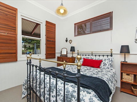 Railway Cottage - Accommodation Burleigh 0