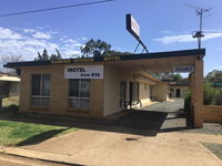 Book Rankins Springs Accommodation Vacations Accommodation Burleigh Accommodation Burleigh