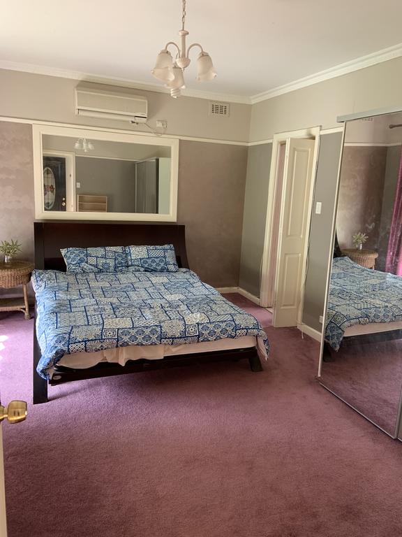 Heidelberg West VIC Accommodation Burleigh