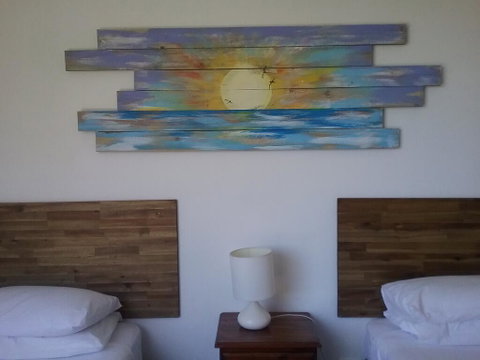 Red Star Hotel Palm Beach - Accommodation Burleigh 1