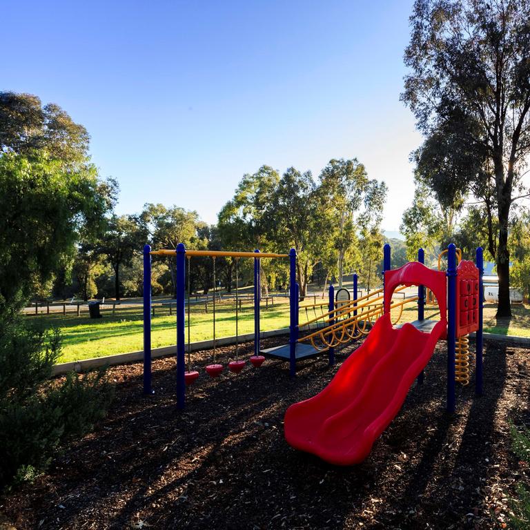 Fullerton NSW Accommodation Burleigh