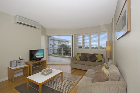 Resort On The Beach With Ocean Glimpses 5214-15 - Accommodation Burleigh 1