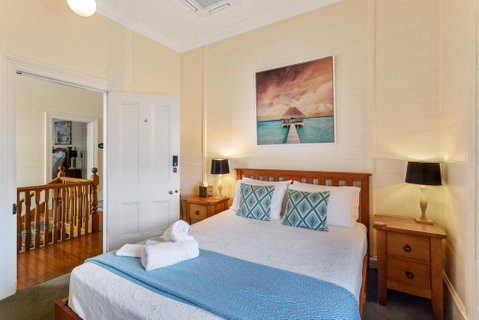 Riversleigh House - Accommodation Burleigh 1