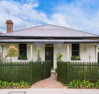 Roalies Farm House - Accommodation Burleigh