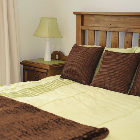 Robin Hill Retreat - Accommodation Burleigh 3