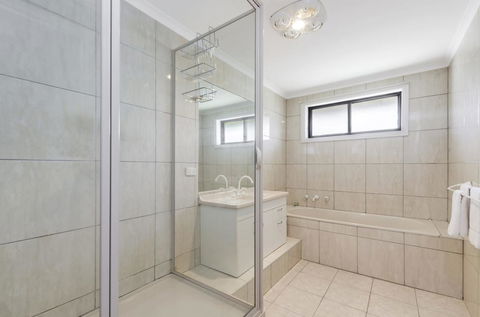Rose Retreat - Accommodation Burleigh 0