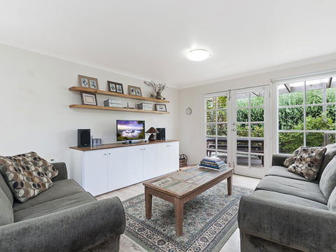 Rossanna - Accommodation Burleigh 0