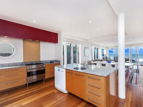 RUBY'S BEACHFRONT - Accommodation Burleigh 1