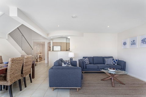 Sandcastles Unit 7 - Fingal Bay - Accommodation Burleigh 3