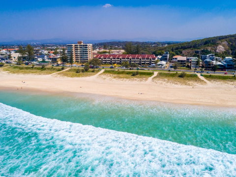 Sandrift Beachfront Apartments - Accommodation Burleigh 2