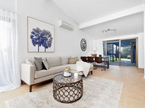 Sandy Point Road, 51 - Accommodation Burleigh 0